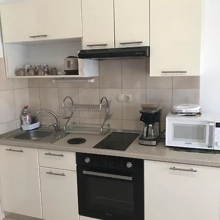 Sea View Near The S2-jelsa Center Апартаменты *