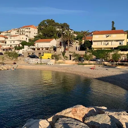 Апартаменты Sea View Near The S2-jelsa Center