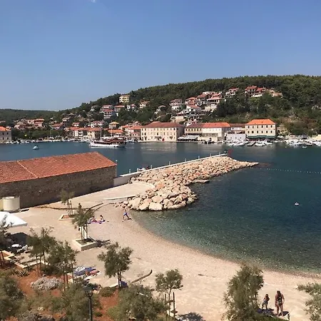 Sea View Near The S2-jelsa Center Апартаменты Елса